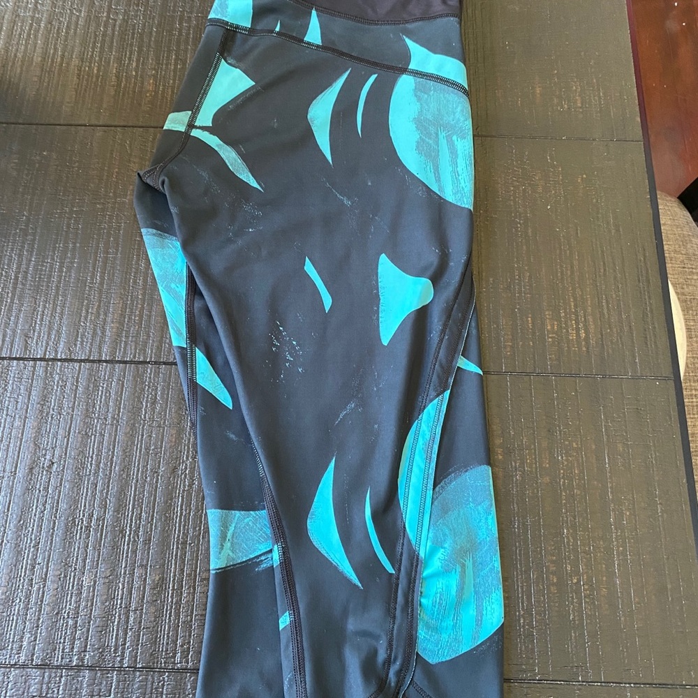 Lululemon Top Speed Crop - Picture 6 of 9